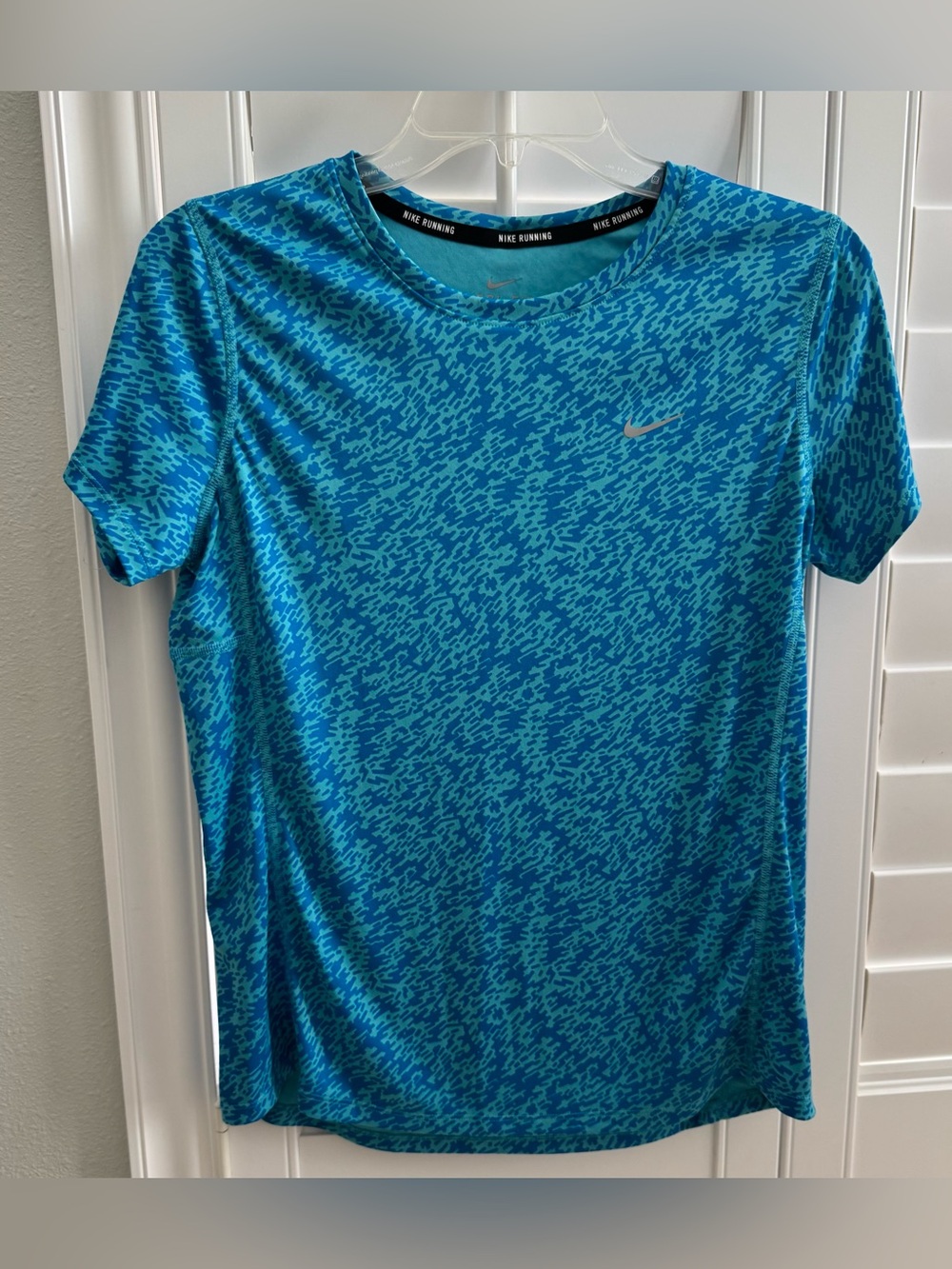 Nike Running women’s blue size Medium short sleeve dri fit athletic shirt top